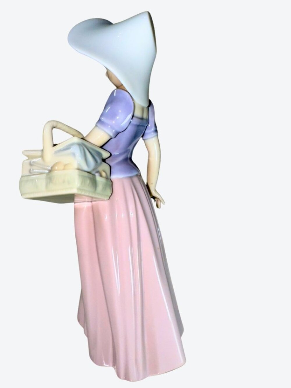 LLADRÓ 1997 November 15 Event Figurine Lady with Shopping Bag - Picture 7 of 9